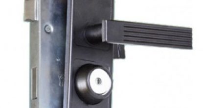 Захлопнулась дверь в квартиру