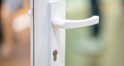 Ремонт и замена замков в пластиковых дверях