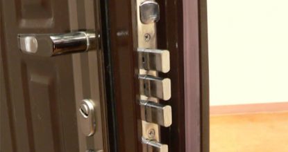 Заклинил замок двери